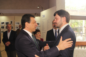 Miguel Truzman, vicepresidente de la CAIV, y Artem Isakov, jefe de prensa de la embajada de Rusia